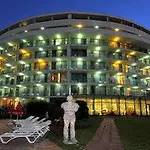 Hotell Caesar Palace 4*